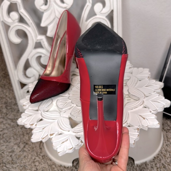 NWT 4 Inch Stiletto red Pump Pointed in Red with black mesh details ✨ - Picture 9 of 10